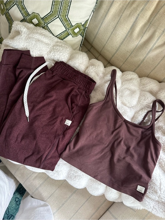 Vuori Other - Vuori Womens Burgundy Lounge Set - Crop Tank and Joggers